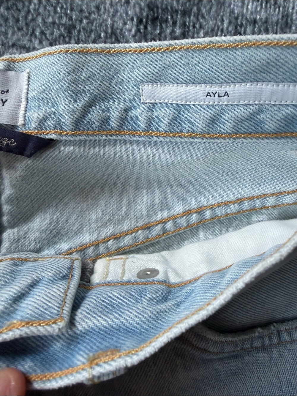 NWOT Citizens of Humanity Ayla Distressed Denim Shorts Starlit 24 - Picture 7 of 7